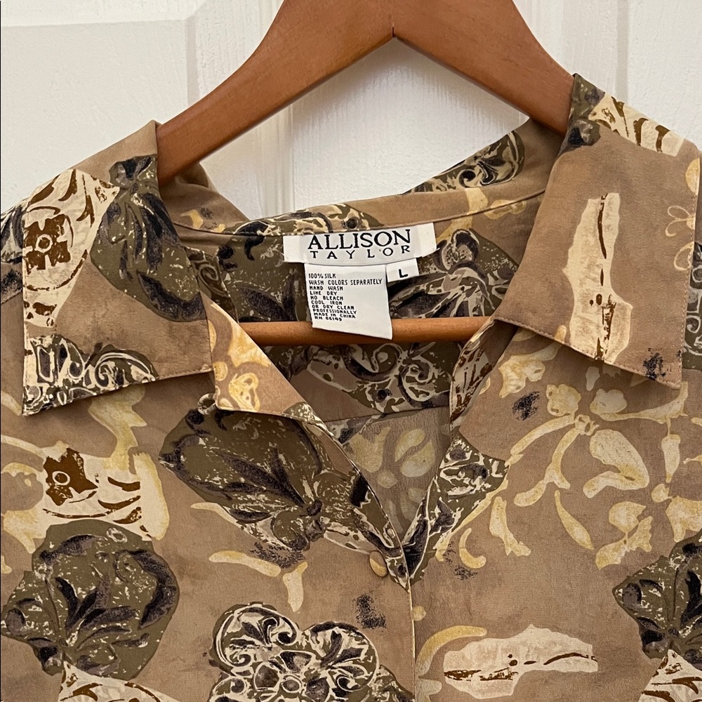 Allison Taylor 100% Silk Button Down Shirt Size Large - Picture 2 of 5